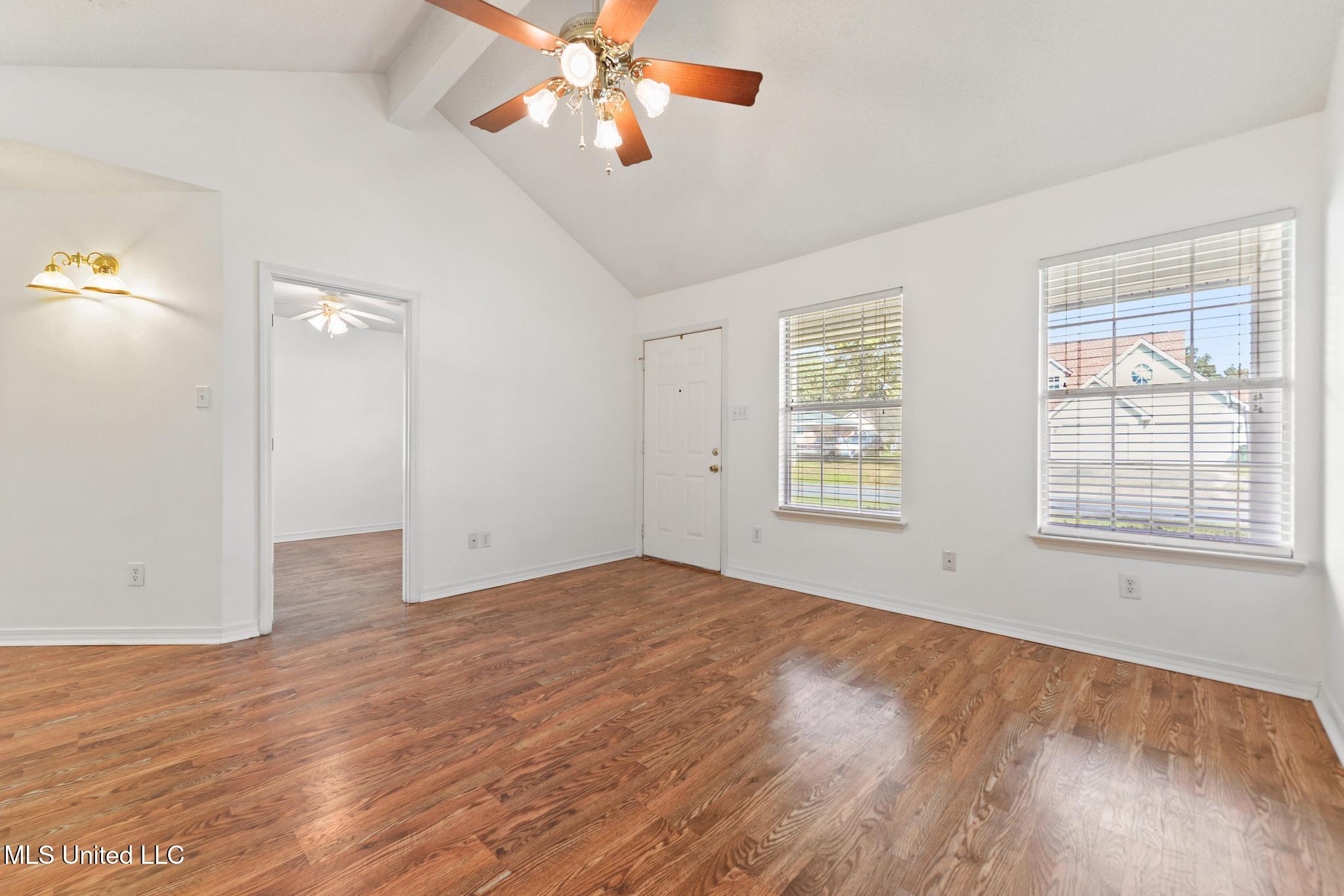 8905 Spring Avenue Ocean Springs, MS 39564 - Photo 6 of 22 005