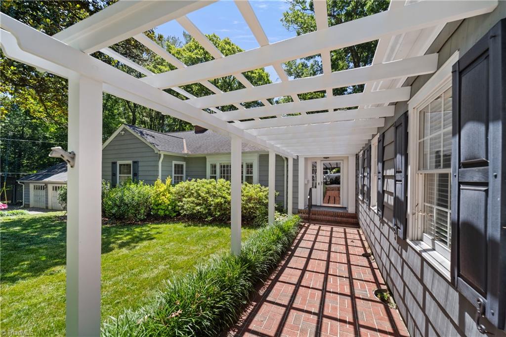 521 Buckingham Road Winston-Salem, NC 27104 - Photo 4 of 50