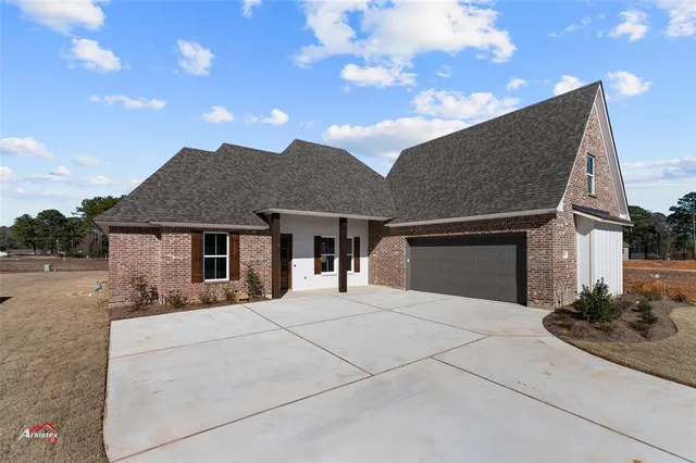 $450,450 | 76 Turtle Creek Drive, Benton, LA 71006