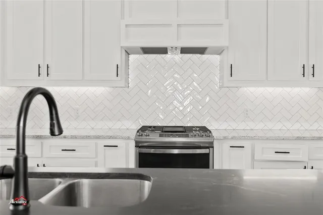 $450,450 | 76 Turtle Creek Drive, Benton, LA 71006