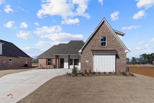 $450,450 | 76 Turtle Creek Drive, Benton, LA 71006