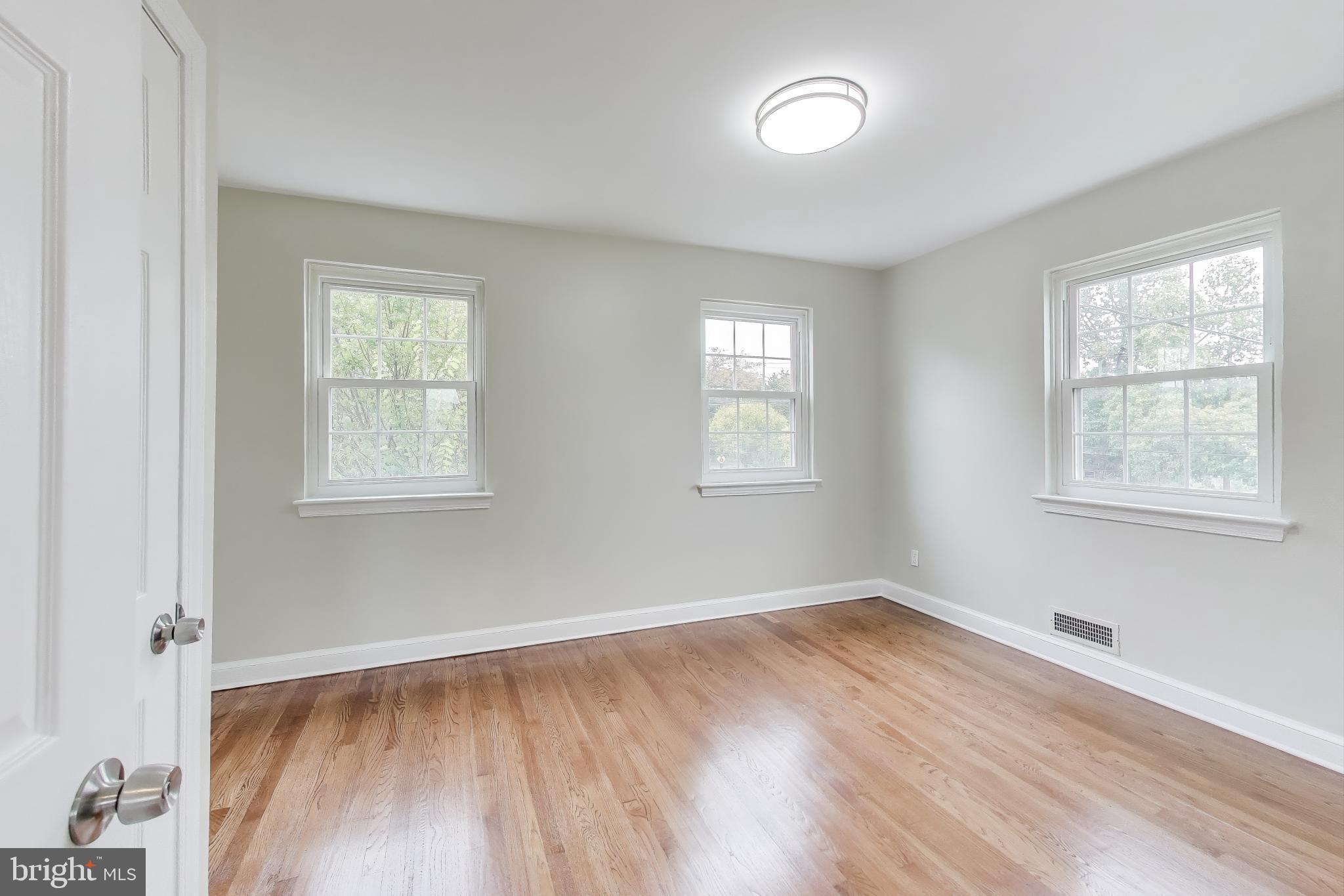 1700 Fort Davis Street Southeast Washington, DC 20020 - Photo 18 of 56 Primary Bedroom - Windows