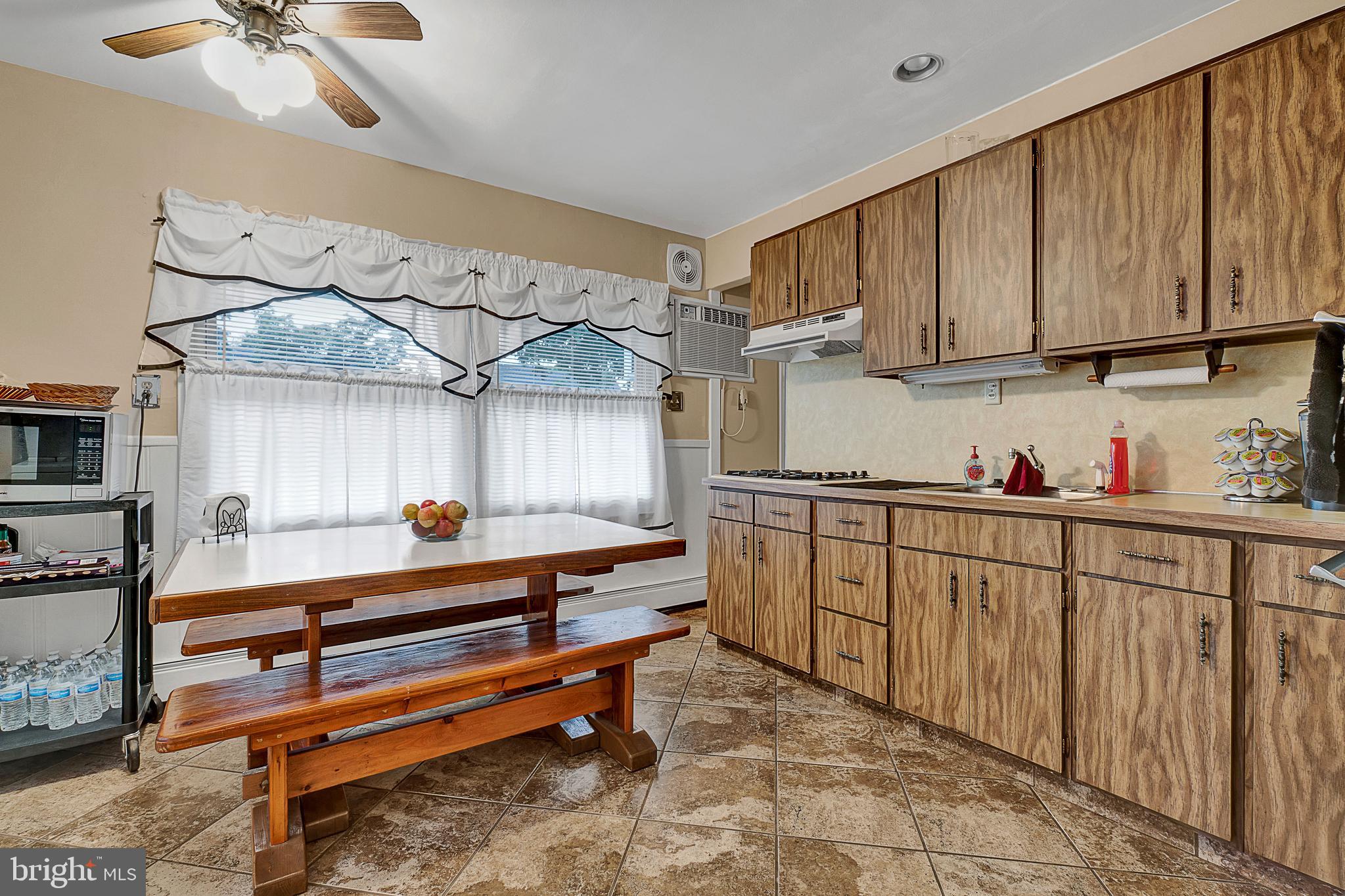 2859 Nautilus Road Philadelphia, PA 19154 - Photo 9 of 25 Gallery Image 9