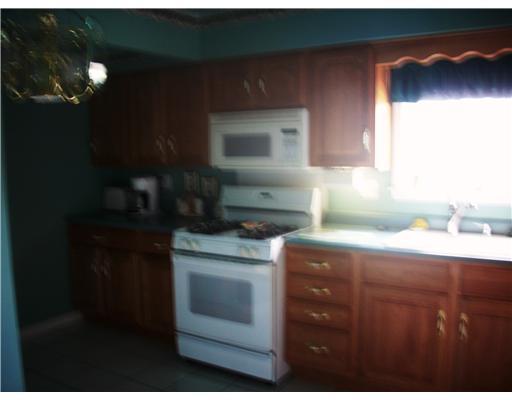 1087 Country Club Road Monongahela, PA 15063 - Photo 3 of 13 Kitchen. BEAUTIFUL NEWWE KITCHEN