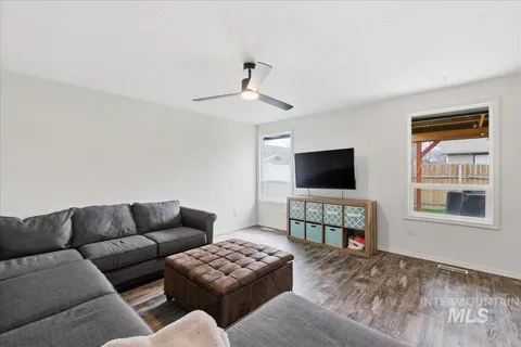 $469,900 | 8015 West Whittaker Street, Boise, ID 83714