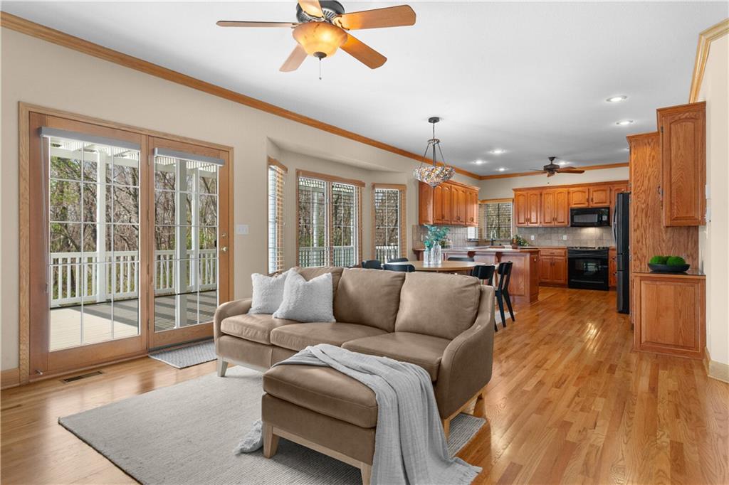 4203 Southeast Willow Ridge Court Blue Springs, MO 64014 - Photo 15 of 46