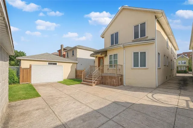 a house view with a outdoor space
