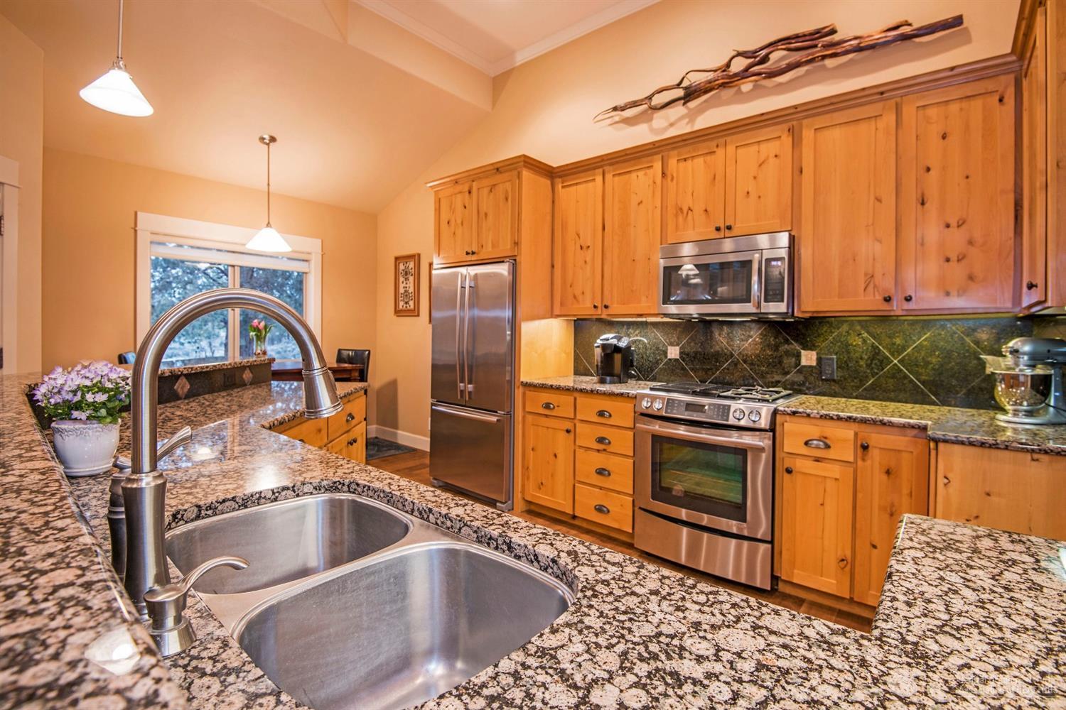 17700 Mountain View Road Sisters, OR 97759 - Photo 9 of 25 Additional Photo
