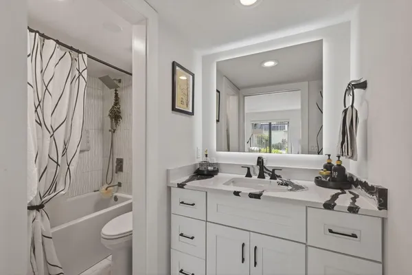 $1,800 | 2532 Boundbrook Drive South, Unit 102, West Palm Beach, FL 33406