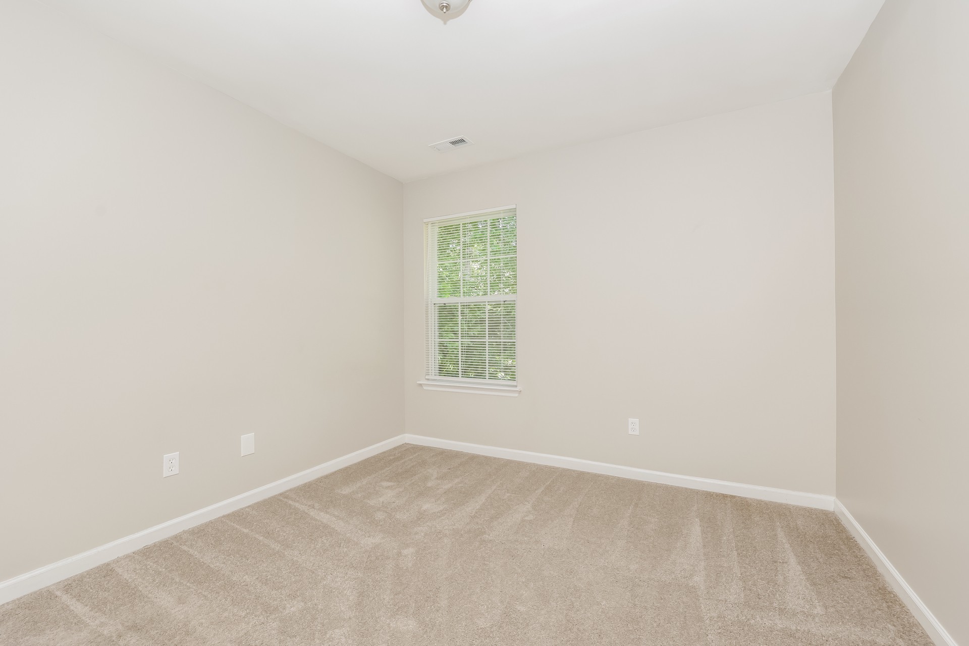 6104 Bentwood Drive Antioch, TN 37013 - Photo 9 of 17 an empty room with a window