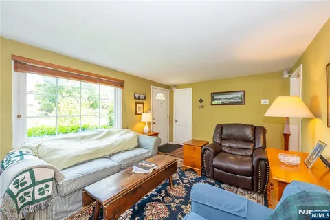 $610,000 | 33 Glenview Drive, West Orange, NJ 07052