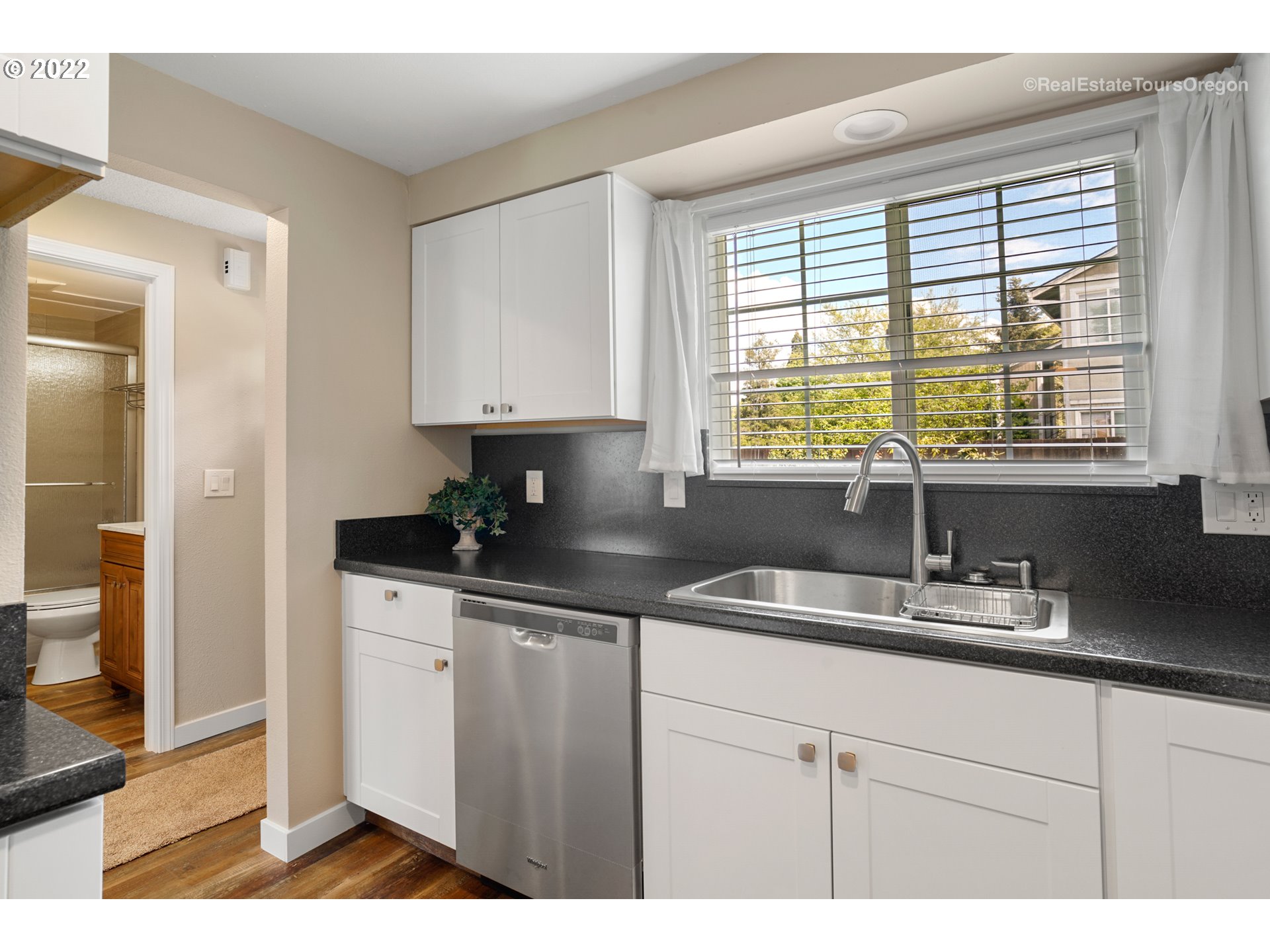17290 Southwest Alexander Street Aloha, OR 97003 - Photo 5 of 32 Unit #1