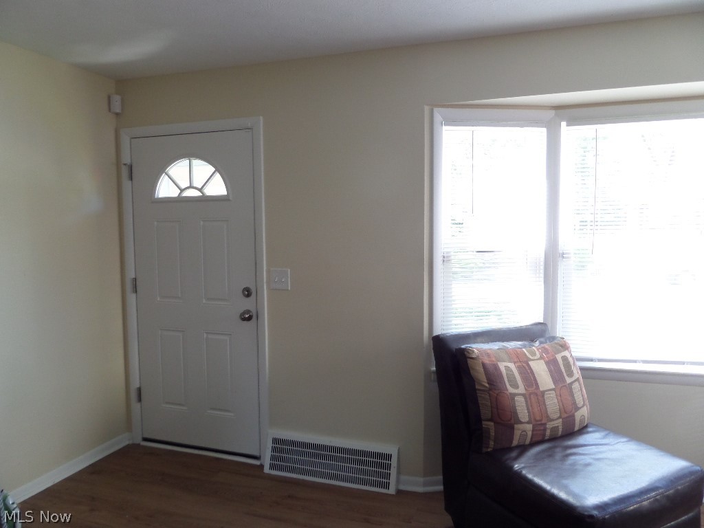 1485 Wilmar Road Cleveland, OH 44121 - Photo 6 of 17