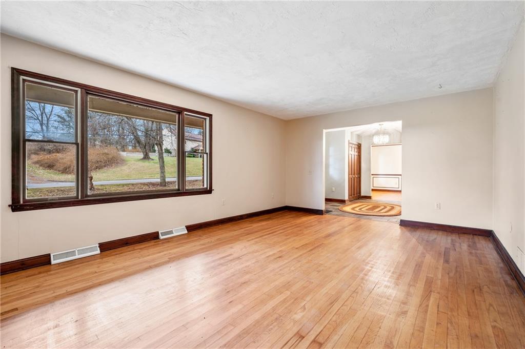 4149 Dickey Road Gibsonia, PA 15044 - Photo 4 of 24 Gallery Image 4