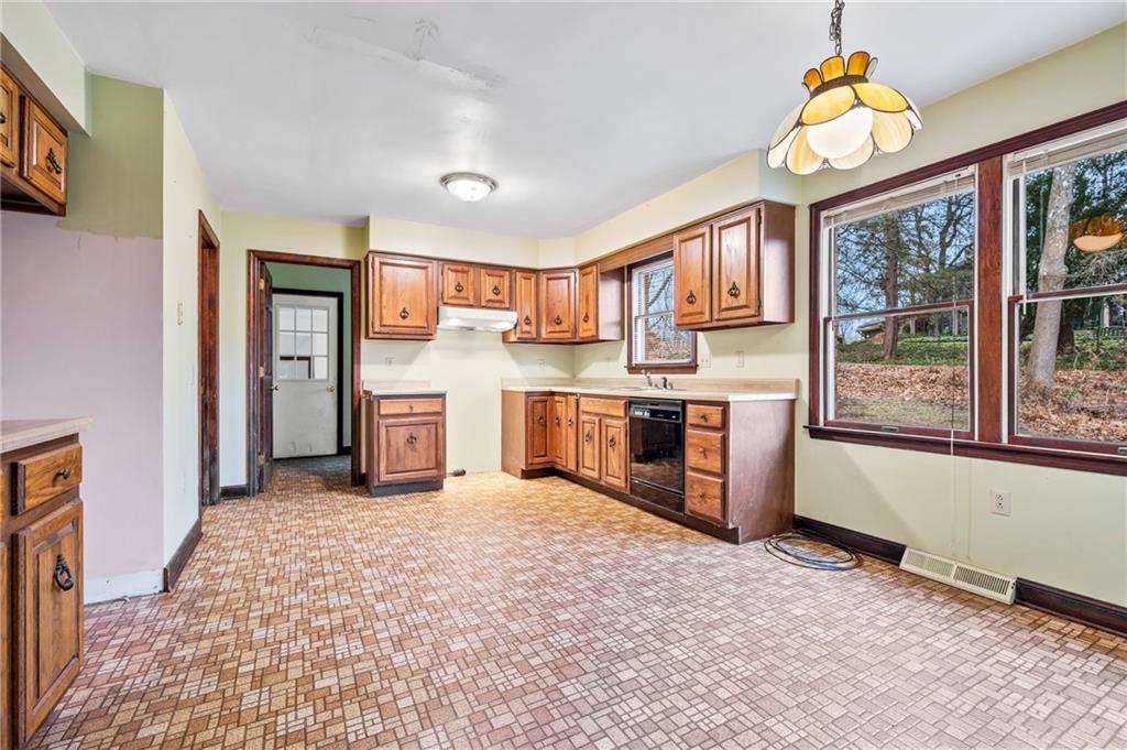 4149 Dickey Road Gibsonia, PA 15044 - Photo 6 of 24 Gallery Image 6