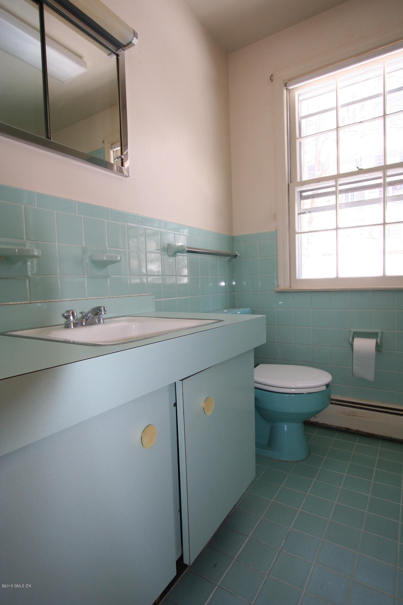 4 Revere Road Riverside, CT 06878 - Photo 8 of 17 Master Bath