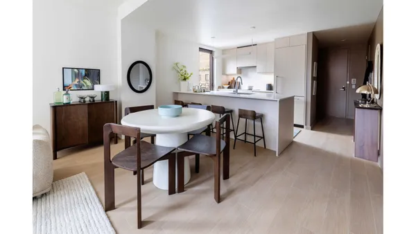 $7,095 | 300 East 50th Street, Unit 19M | Midtown East