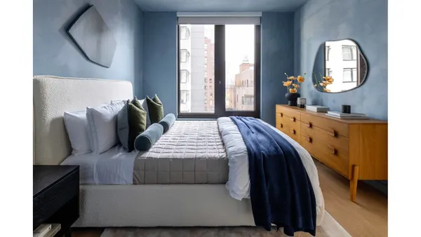 $7,095 | 300 East 50th Street, Unit 19M | Midtown East