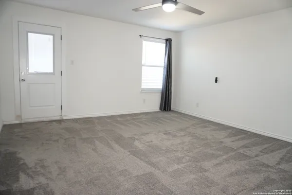 $2,200 | 4809 Park Glen, Marion, TX 78124