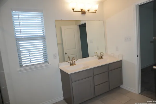 $2,200 | 4809 Park Glen, Marion, TX 78124