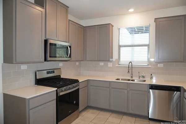 $2,200 | 4809 Park Glen, Marion, TX 78124