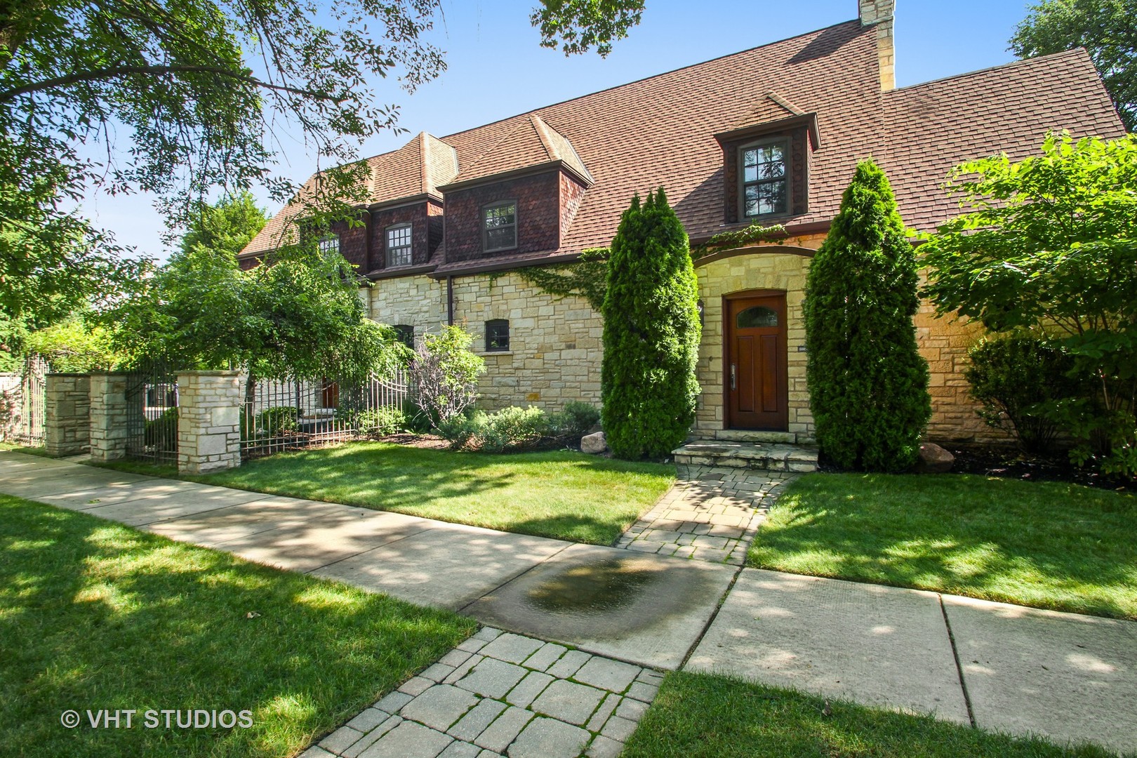 5900 North Kilpatrick Avenue Chicago, IL 60646 - Photo 1 of 21 a front view of house with yard