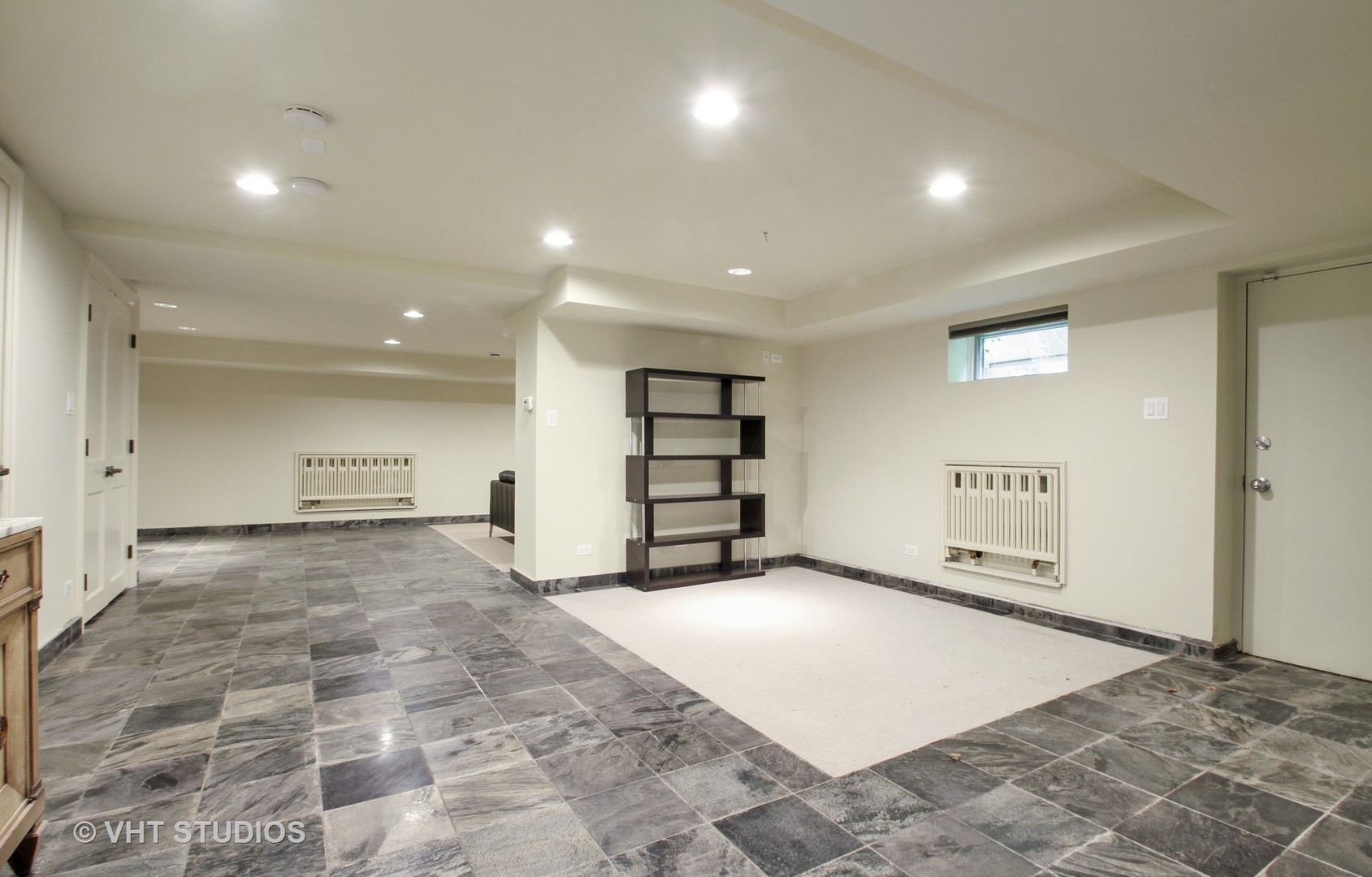 5900 North Kilpatrick Avenue Chicago, IL 60646 - Photo 17 of 21 a view of an empty room