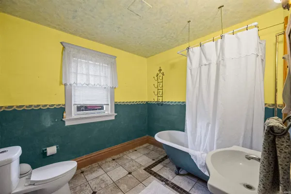 $189,999 | 215 22nd Street, Logansport, IN 46947