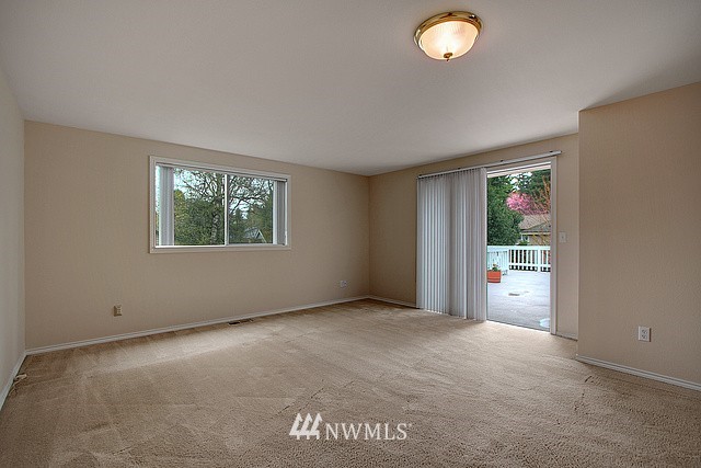 22105 7th Place West Bothell, WA 98021 - Photo 8 of 15