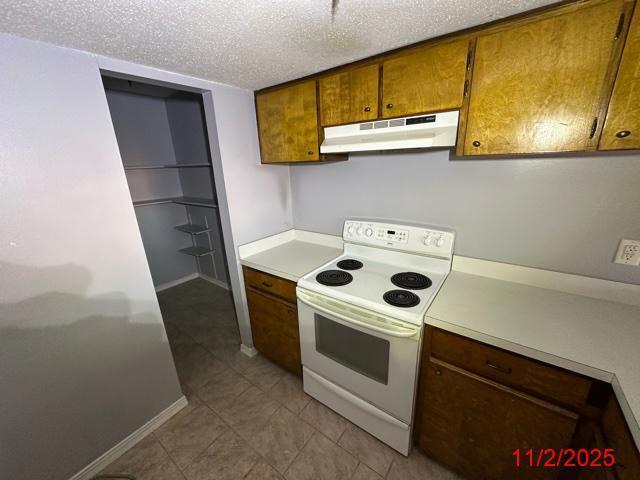 145 4th Avenue, Unit E4 Shalimar, FL 32579 - Photo 6 of 24 a utility room with dryer and washer