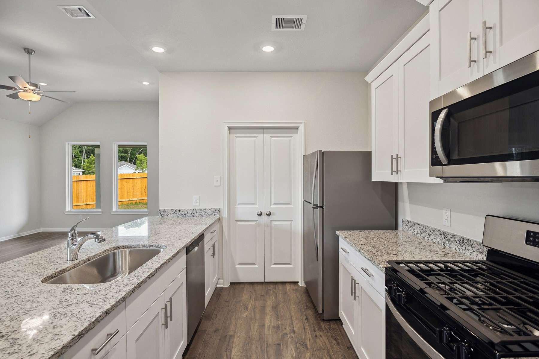 10343 Red Cardinal Drive Cleveland, TX 77328 - Photo 6 of 26