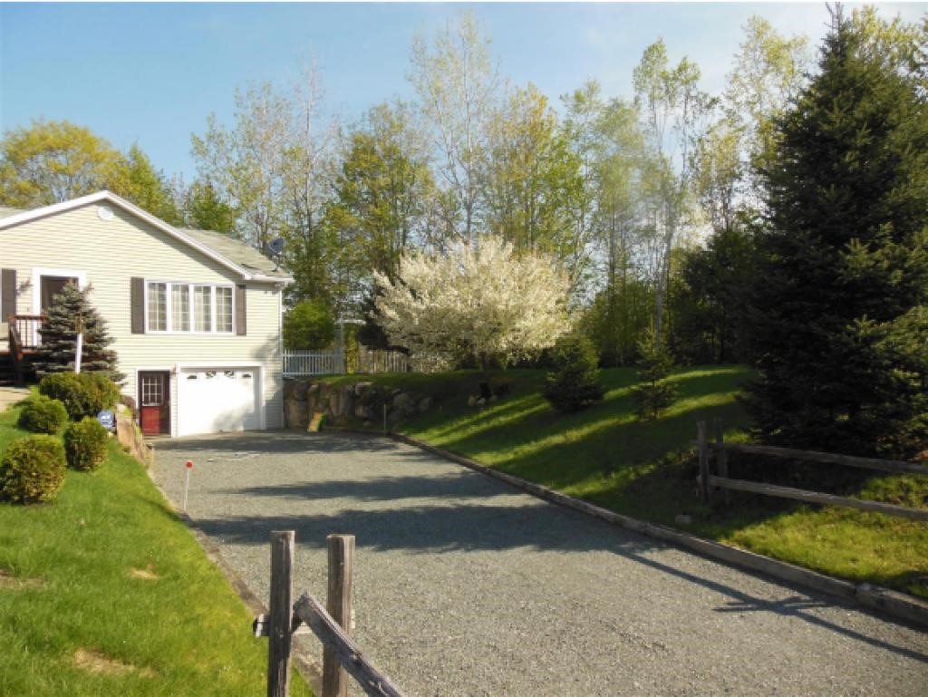 38 Maciver Road Littleton, NH 03561 - Photo 3 of 18 Gallery Image 3