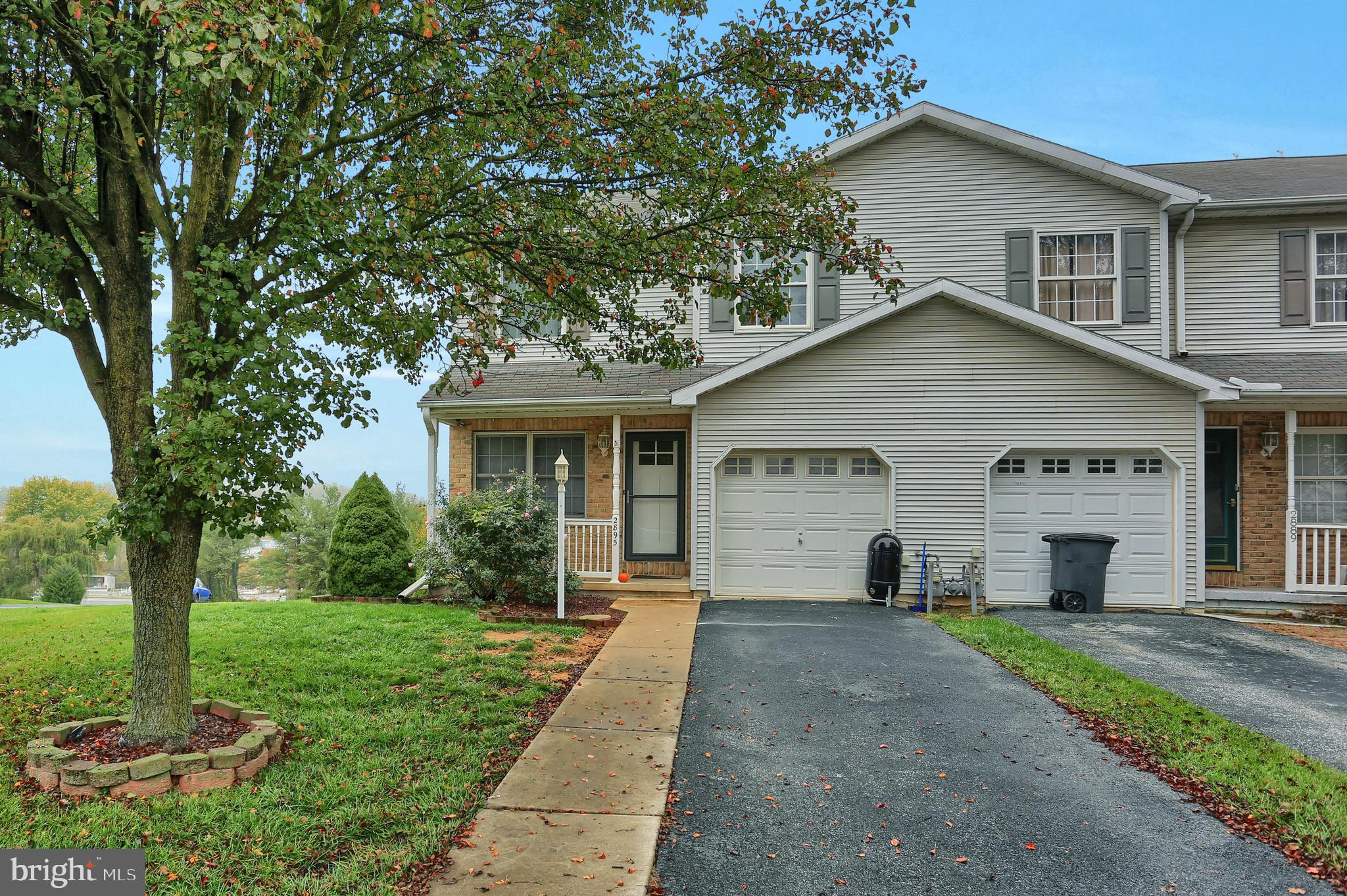 2895 Robin Road York, PA 17404 - Photo 2 of 41 Gallery Image 2