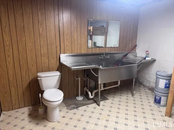 $219,900 | 2362 Us 50 East Highway, Bedford, IN 47421