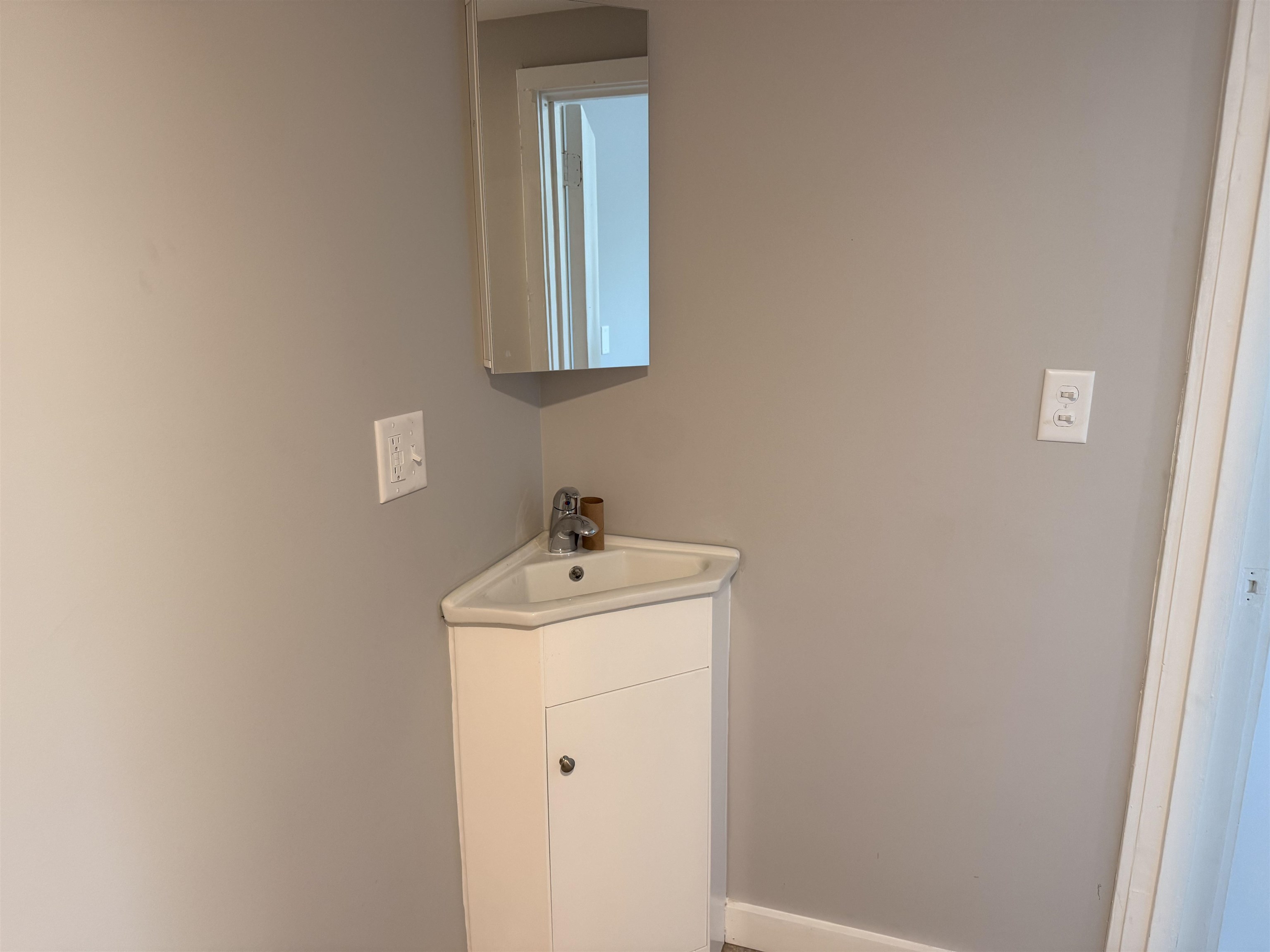 1309 Putney Road Brattleboro, VT 05301 - Photo 20 of 32