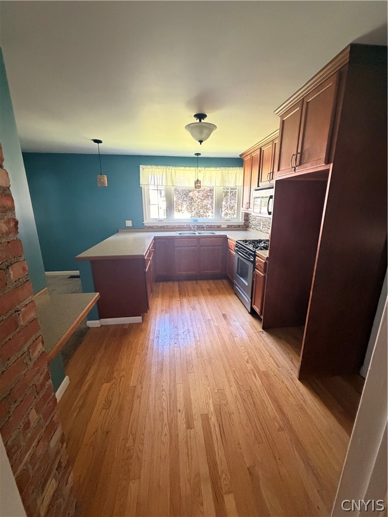 311 Sayles Street Oneida, NY 13421 - Photo 9 of 25 Kitchen from the hallway