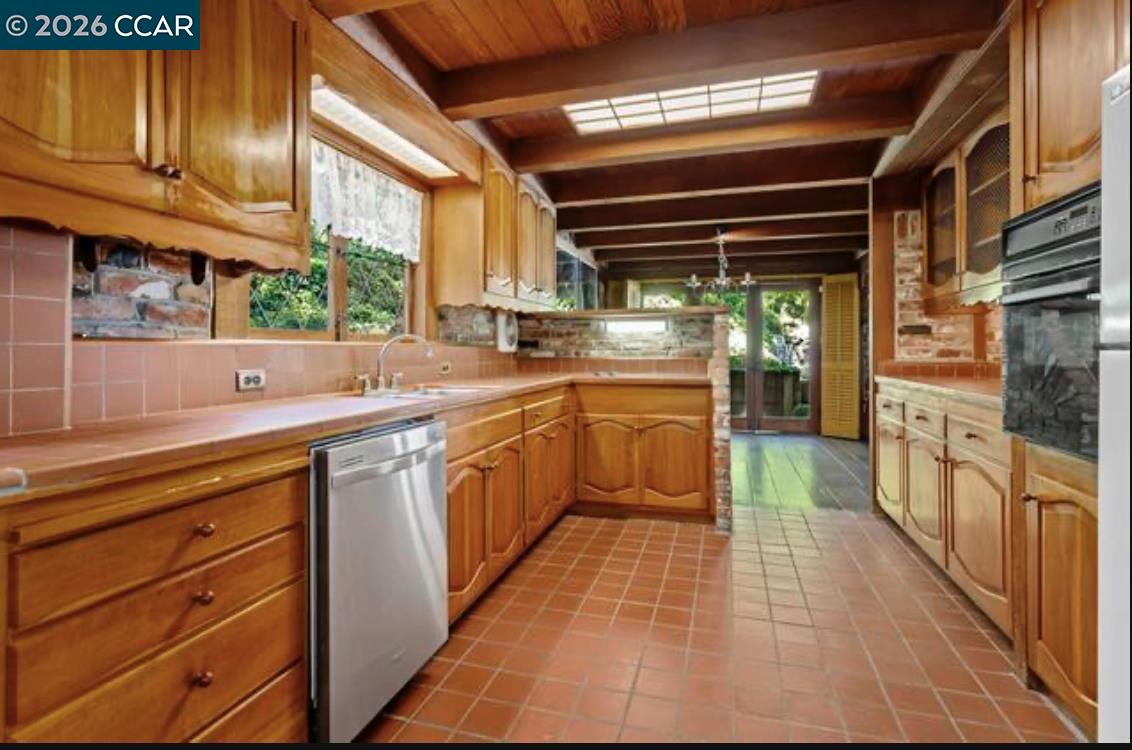 10 El Rincon Orinda, CA 94563 - Photo 4 of 19