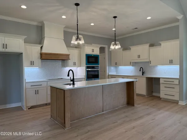 $599,750 | 1541 Tributary Drive, Hernando, MS 38632