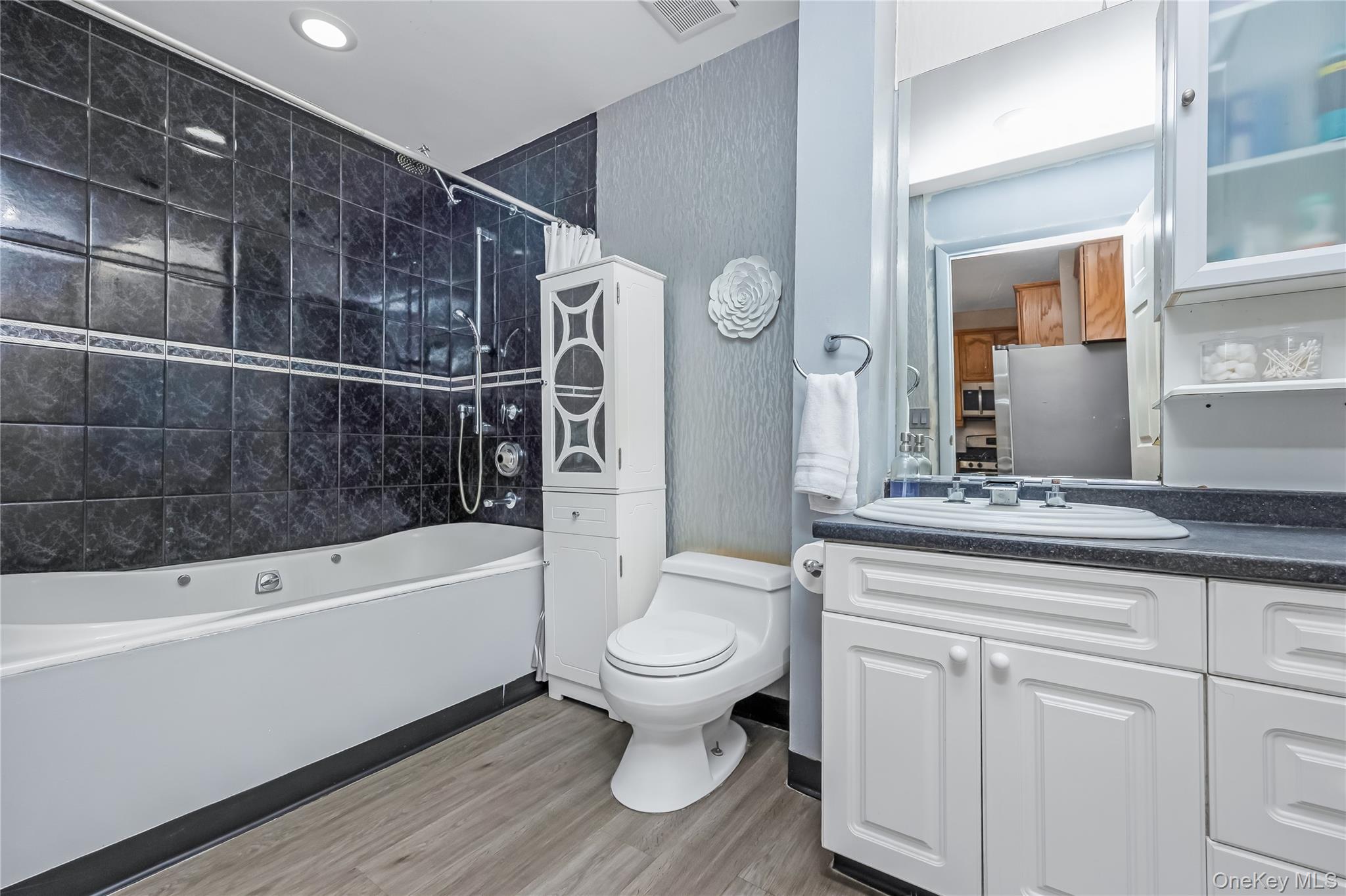 59-56 57th Road Queens, NY 11378 - Photo 18 of 27