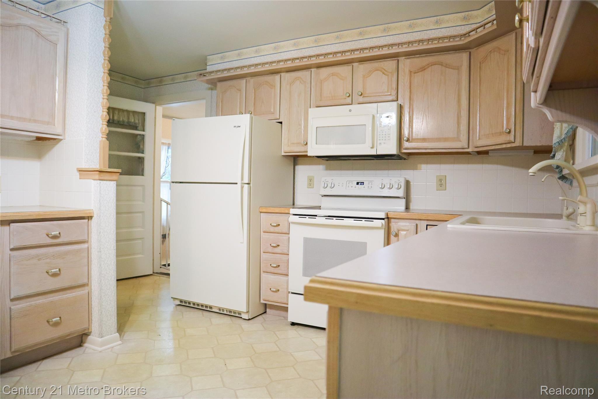 7338 Embury Road Grand Blanc, MI 48439 - Photo 20 of 43 IMG_0020.jpg