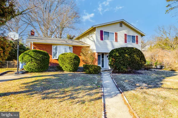 $3,900 | 6201 Lone Oak Drive, Bethesda, MD 20817