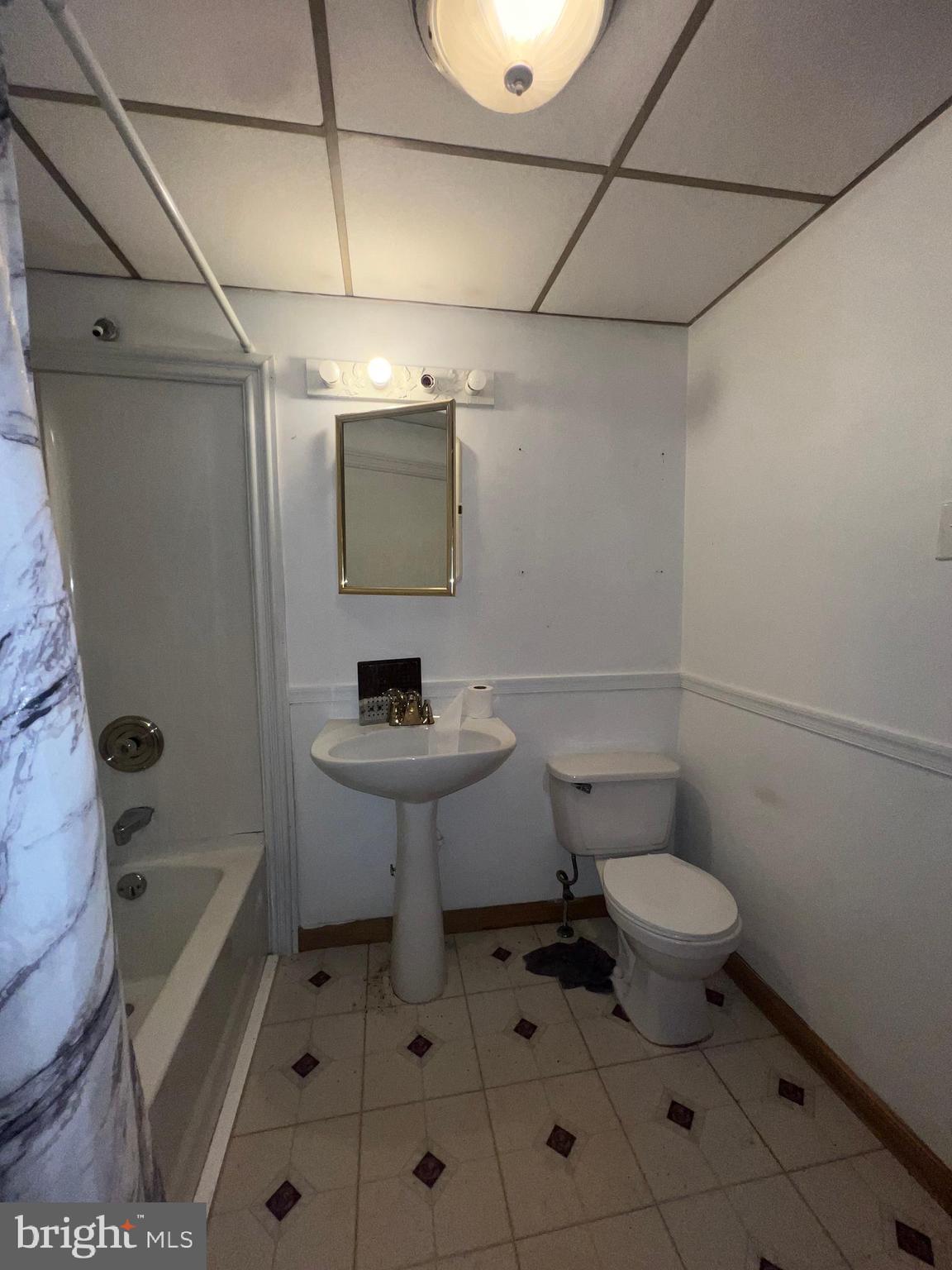 25 Broad Street Ashland, PA 17921 - Photo 111 of 138 a bathroom with a sink toilet and shower