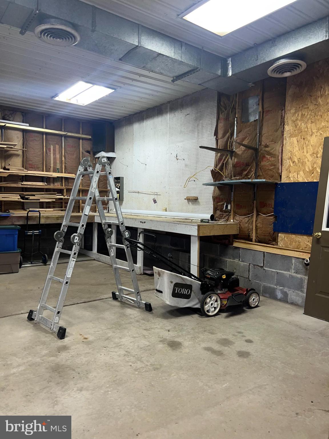25 Broad Street Ashland, PA 17921 - Photo 135 of 138 GARAGE