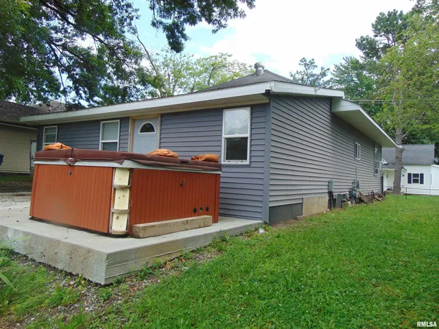 $65,000 | 1306 Newton Avenue, Johnston City, IL 62951