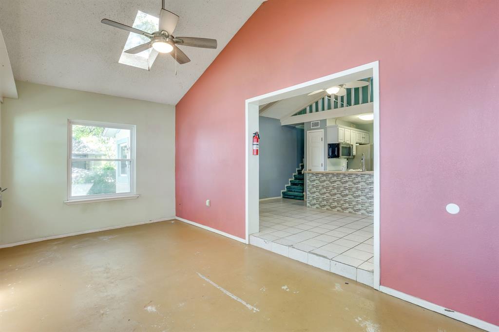 13350 Miller Road Azle, TX 76020 - Photo 23 of 40 a view of livingroom with window