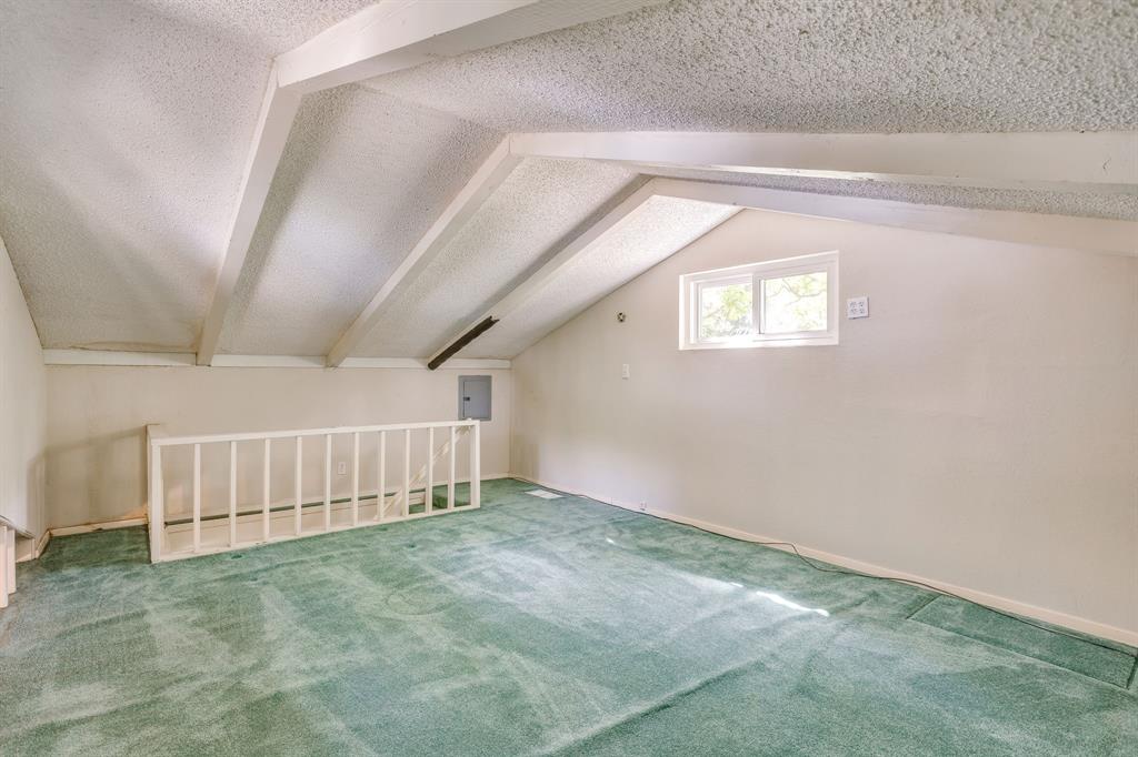 13350 Miller Road Azle, TX 76020 - Photo 33 of 40 a view of a livingroom with a ceiling fan
