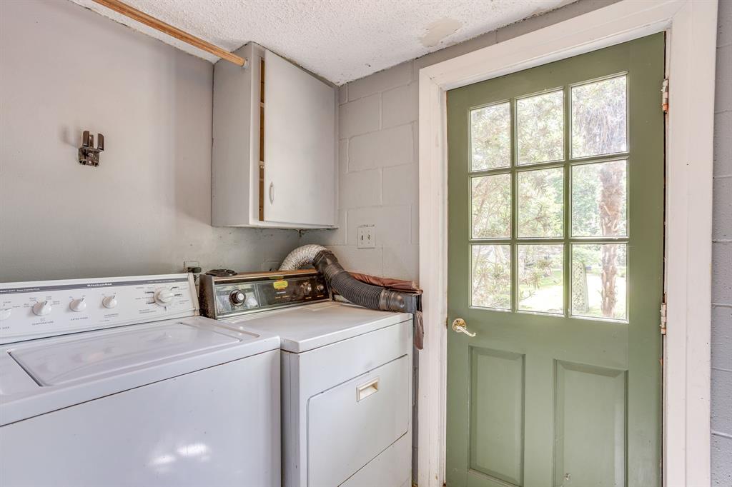 13350 Miller Road Azle, TX 76020 - Photo 34 of 40 a utility room with dryer and washer
