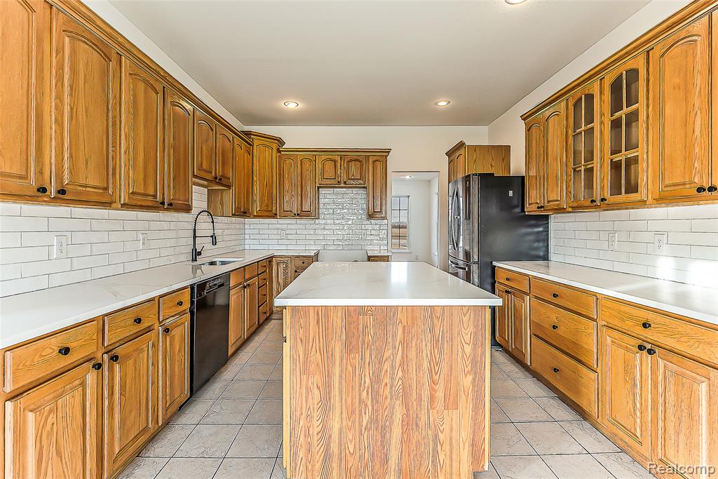 2611 Toben Road Carleton, MI 48117 - Photo 16 of 67