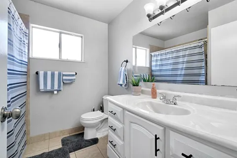 $425,000 | 5761 North Callisch Avenue, Fresno, CA 93710