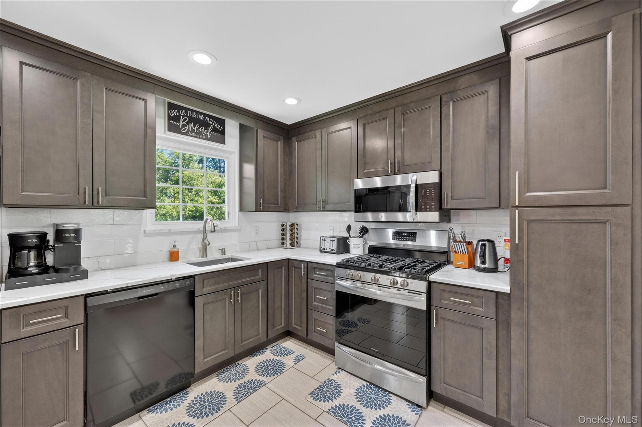 101 Brewer Road Newburgh, NY 12550 - Photo 13 of 47